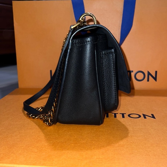 Louis Vuitton LockMe Chain Bag Black Leather - Picture 8 of 13